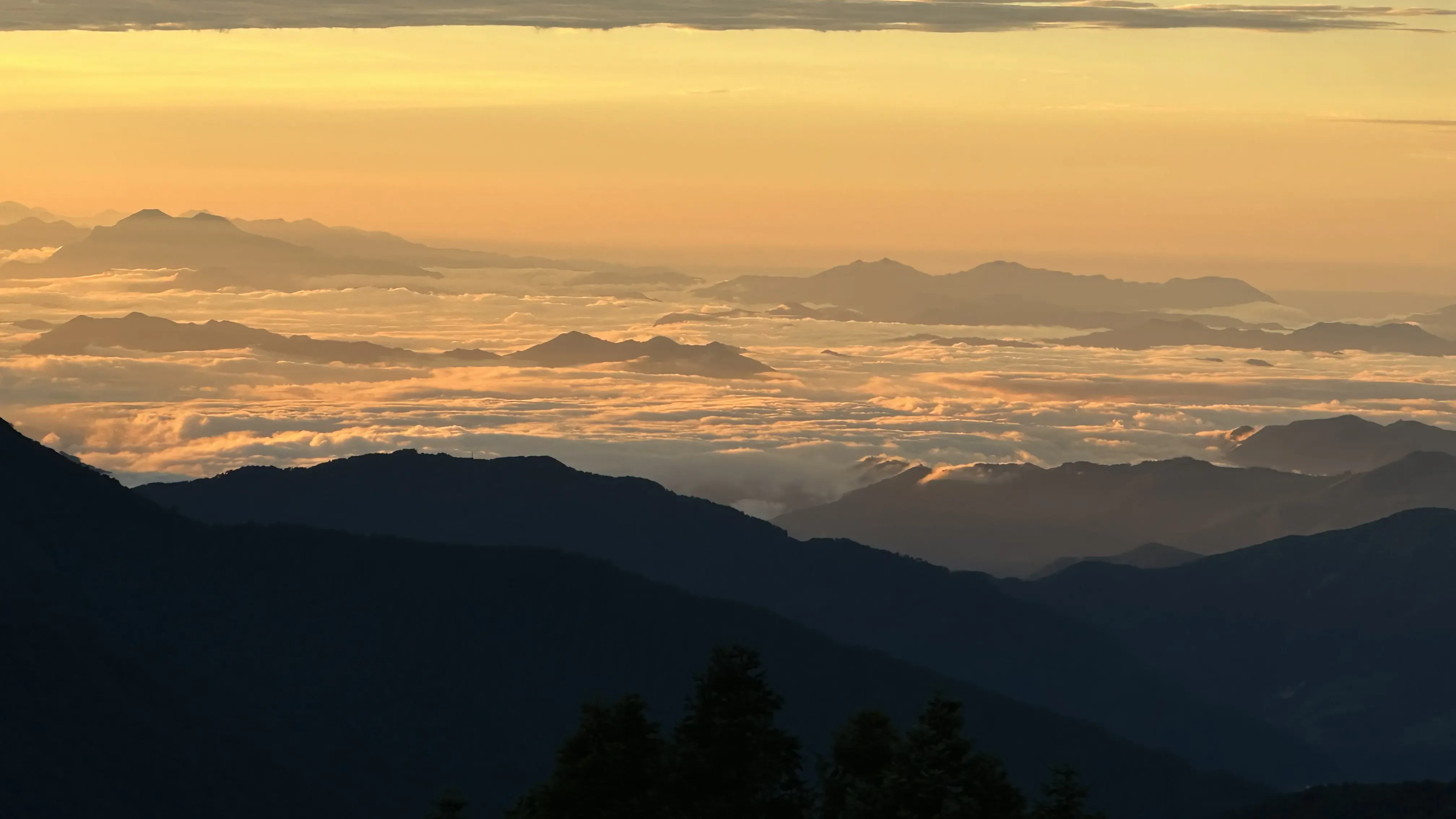 Annapurna Base Camp Poonhill sunrise edited Himalayan Leaders